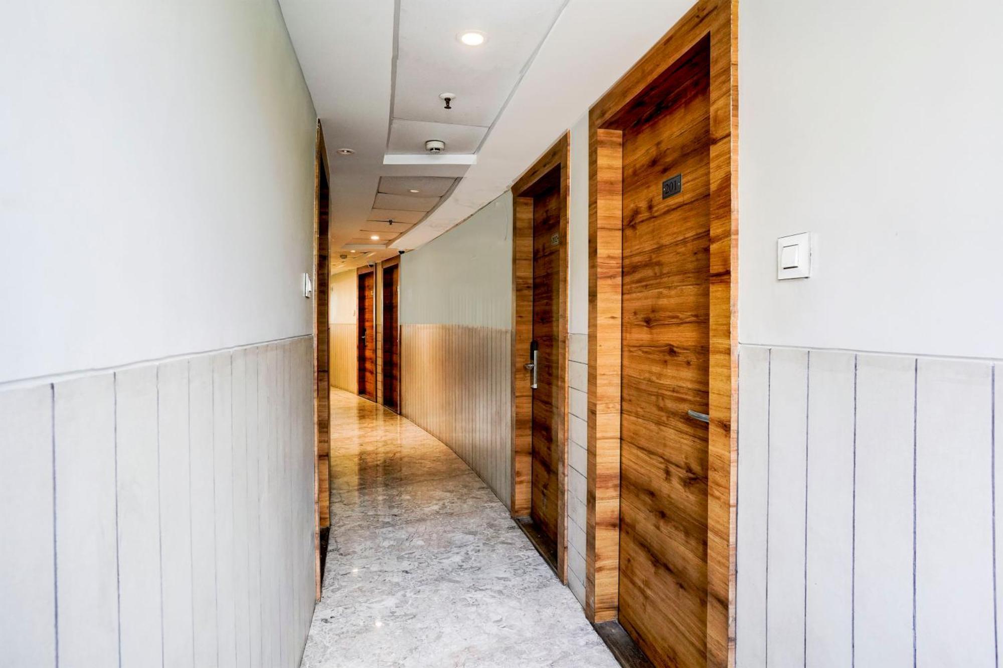 Turambhe Super Townhouse Oak Vashi酒店 外观 照片